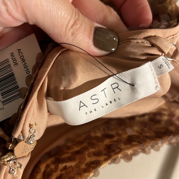 Gold, sequin cocktail dress. - Picture 5 of 5